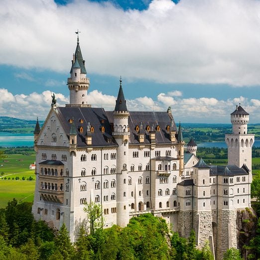 10 World-Famous Castles With Fascinating Histories