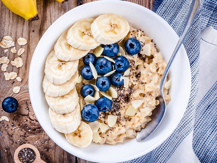 MIND Diet meal plan - healthy oatmeal breakfast