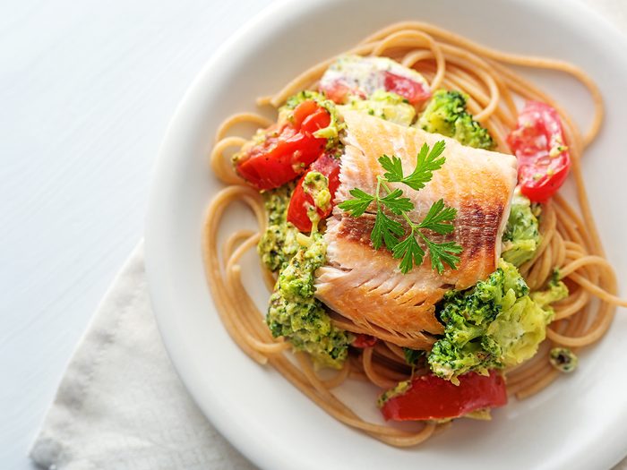 Whole grain pasta with salmon and vegetables