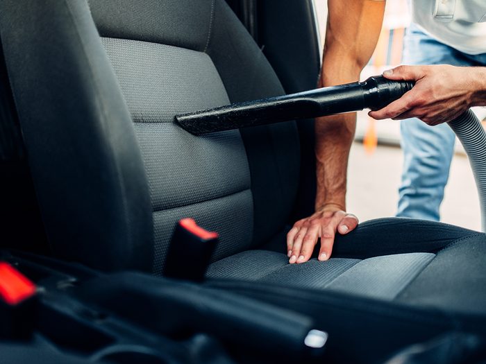 Car interior cleaning tips - vacuum car seats
