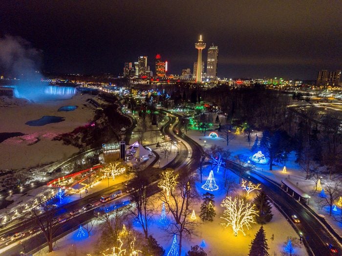 Christmas In Canada - Winter Festival Of Lights in Niagara Falls