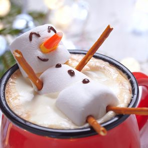 Holiday jokes - marshmallow snowman in cocoa