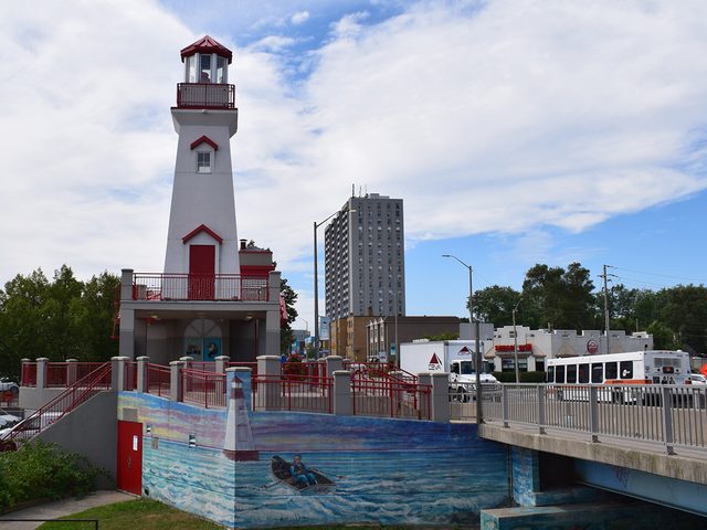 Port Credit Lighthouse and mural in Mississauga, Ontario
