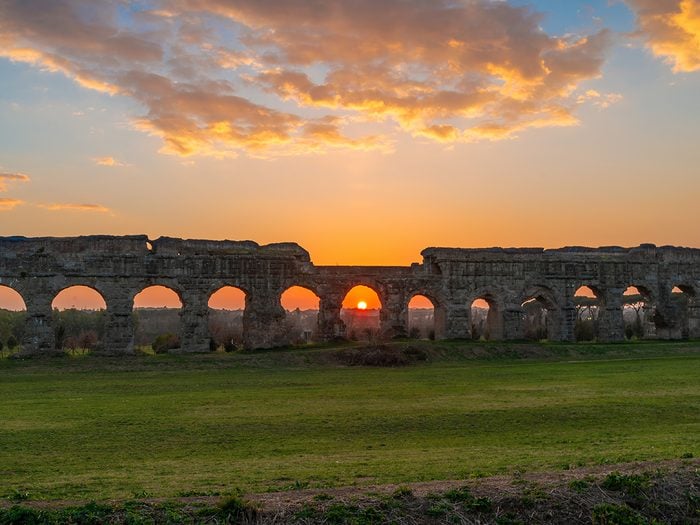 Ancient architecture - Roman aqueduct