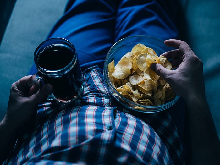 Bad habits to quit - mindless snacking on chips