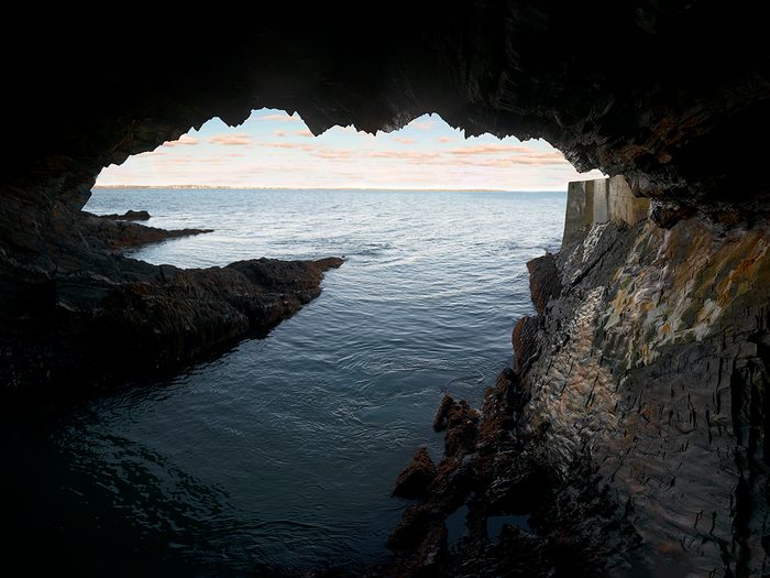 Cave exploring in Canada - The Ovens