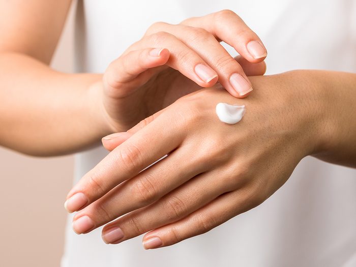 What you need to know about dry skin - cold season hands skin protection