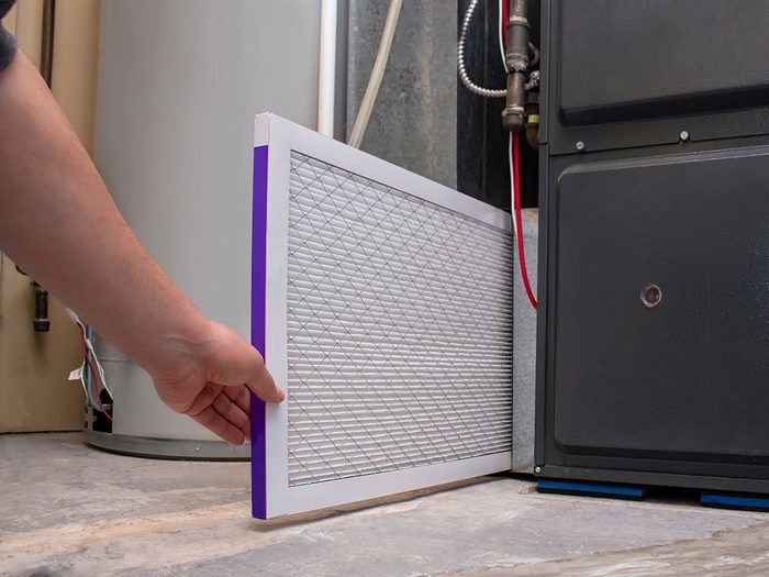 Home heating bills Canada - replacing furnace filter