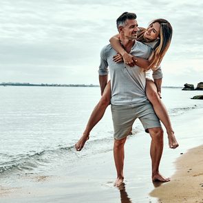 How to make your relationship last - couple on beach in love