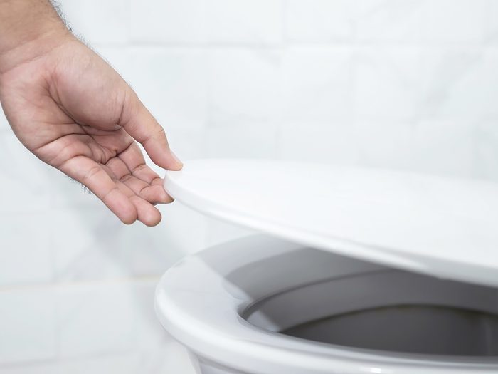 Healthy home checklist - closing toilet lid