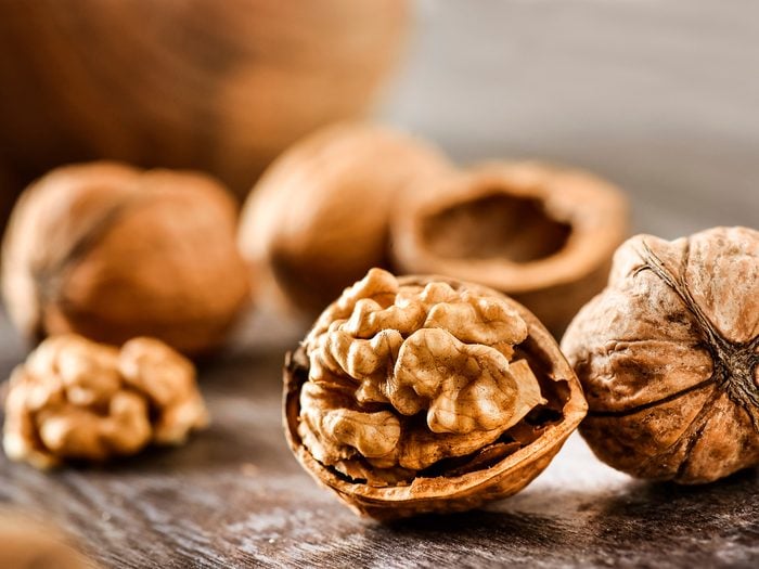 What to Eat Before Bed - walnuts