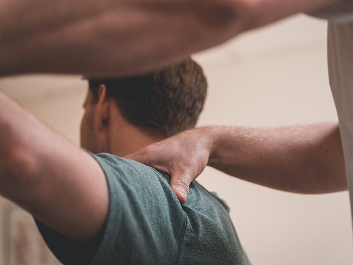Pain management tips - Physio giving client massage
