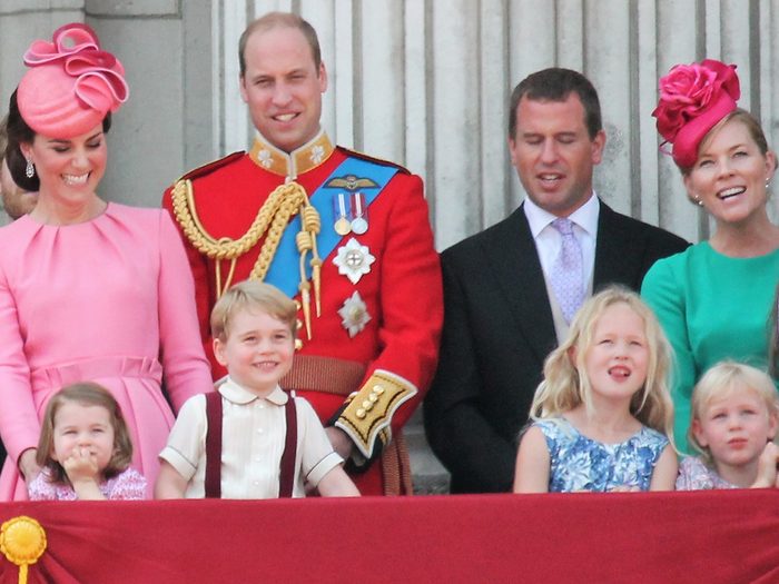 queens great grandchildren in age order - balcony