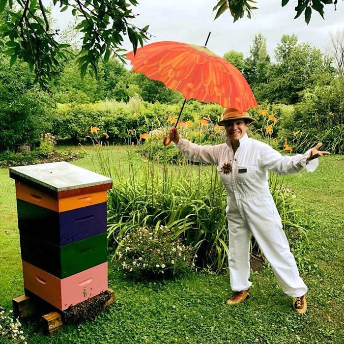 Honey Farm - Intermiel Beekeeper With Parasol