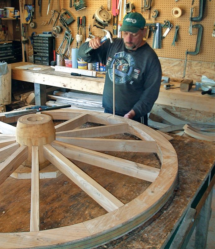 Red River Cart - Fitting a wheel's felly segments
