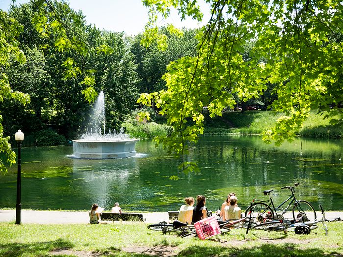 Things to do in Montreal in Summer - La Fontaine Park