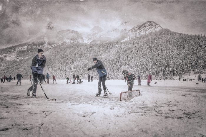 Hockey pictures - Banff outdoor rink hockey