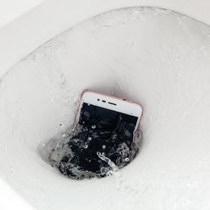 How to dry out a cellphone - phone in toilet