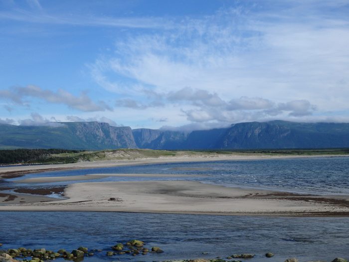 mountains in gros morne national park