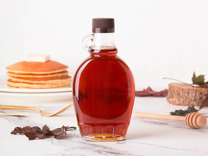 Maple syrup bottle with little handle