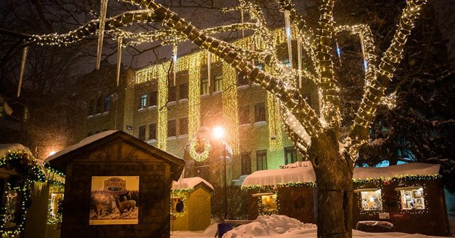 Christmas In Canada - Ville de Sainte-Thrse