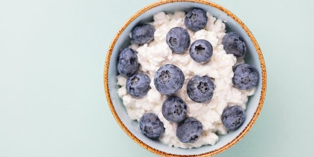 Cottage cheese with blueberries - social image
