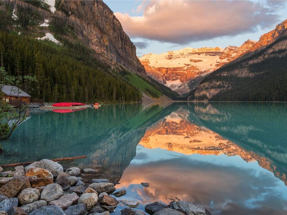 10 Great Attractions in Canada Everyone Should Visit at ...