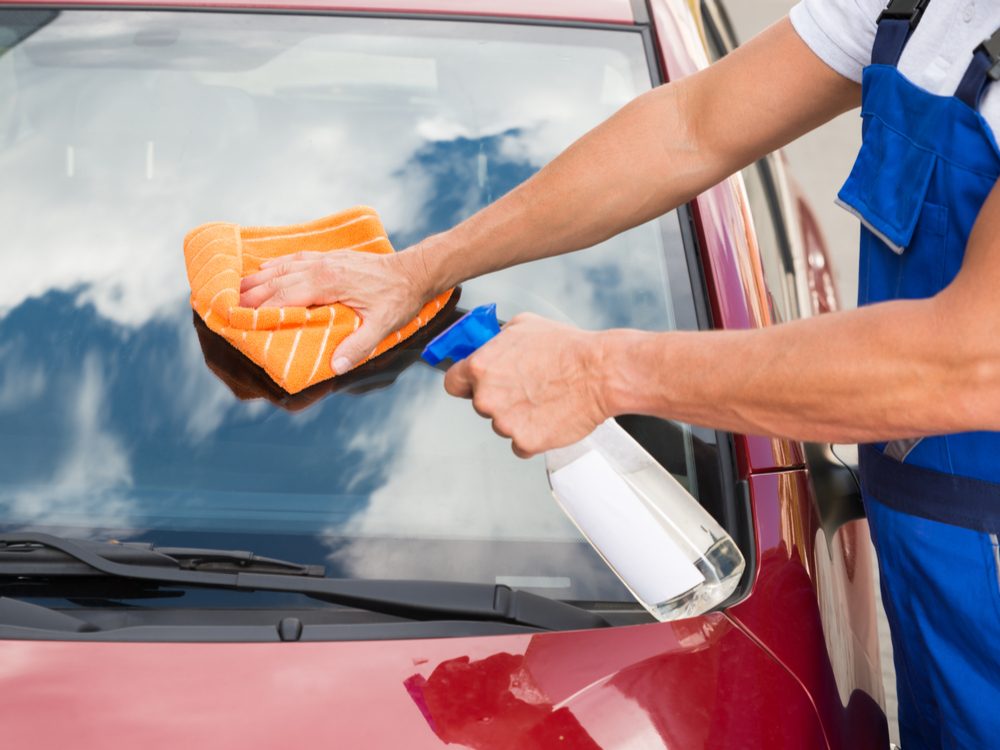 3 Ways to Remove Bugs and Bumper Stickers on Cars
