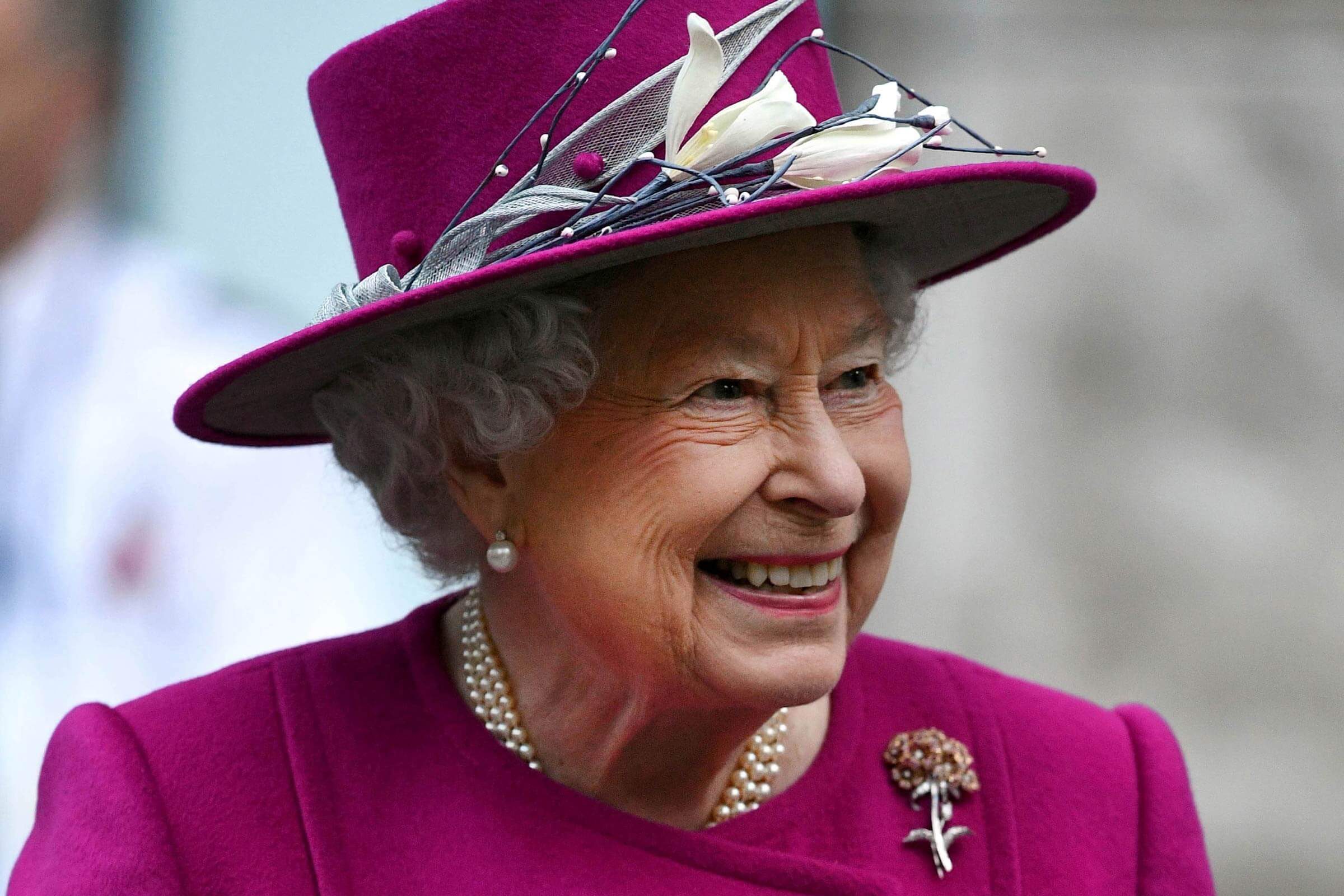What Queen Elizabeth Gives Her Staff for Christmas | Reader's Digest
