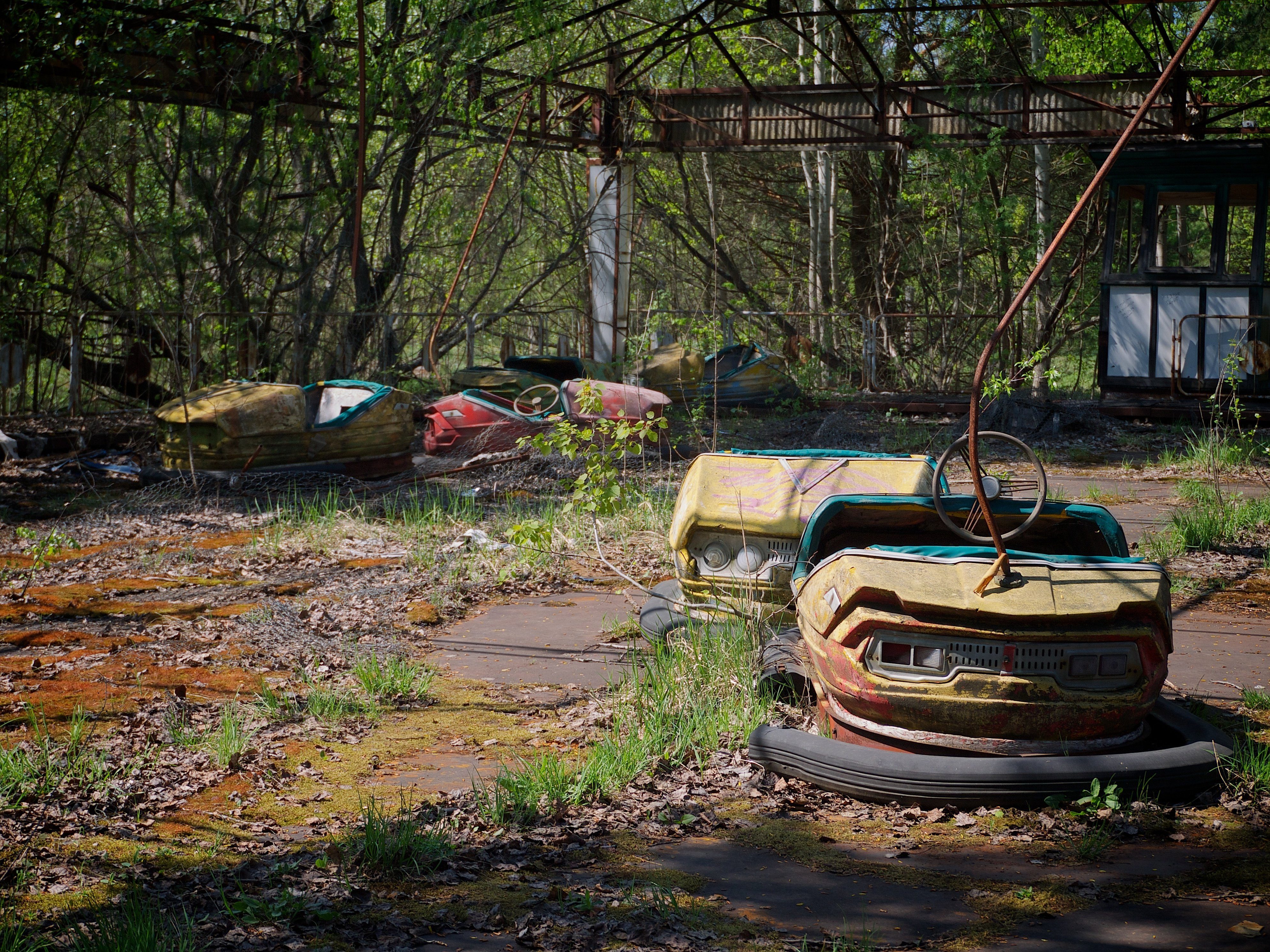 25 Chilling Photos Of Abandoned Places Around The World